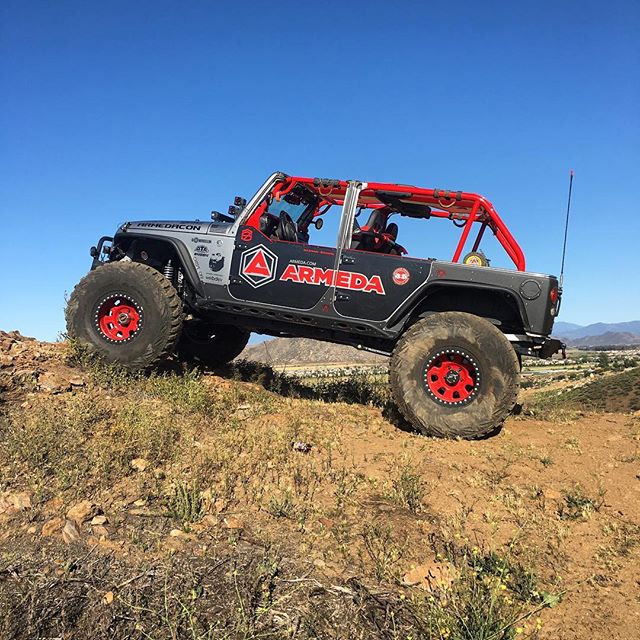 Found some dirt in Menifee :) #jeep #jku #jk #jeeplife #jeepporn #sevenslotbattalion #4x4 #offroad @projectstankeye