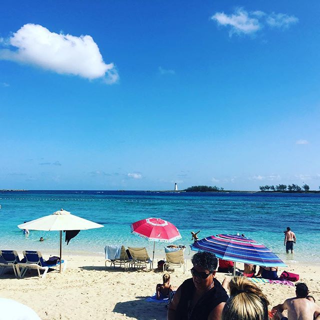 Family beach time in Nassau, Bahama Islands #Hannah15