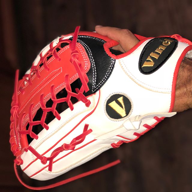 My new glove. All custom red, black, and white by @VinciSports. Shout out to Trung Nguyen! Thanks for the awesome support, my dude! #softball #glove #maketheplay #bigleaguedreams #bld #oldman #stankeye